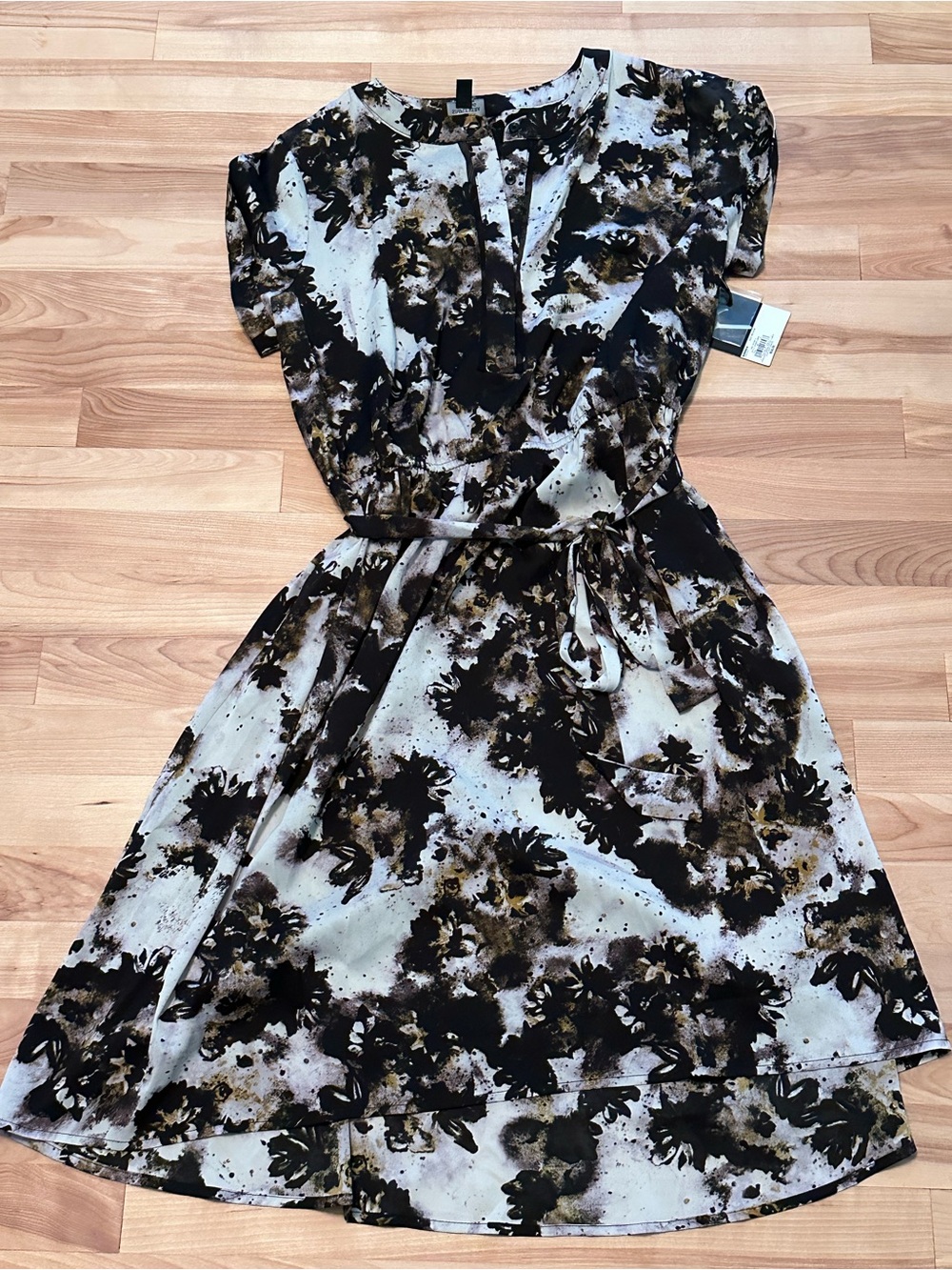 Simply Vera Vera Wang Black and White Tie Front Midi Dress